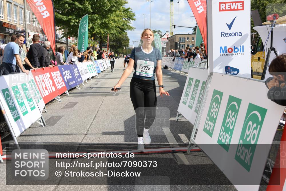 15.09.2024 - PSD Bank Halbmarathon Strokosch-Dieckow http://msf.ph/oto/7090373 15.09.2024 12:42:49 Ziel 2913, 2966, 3242, 3278 meine-sportfotos.de