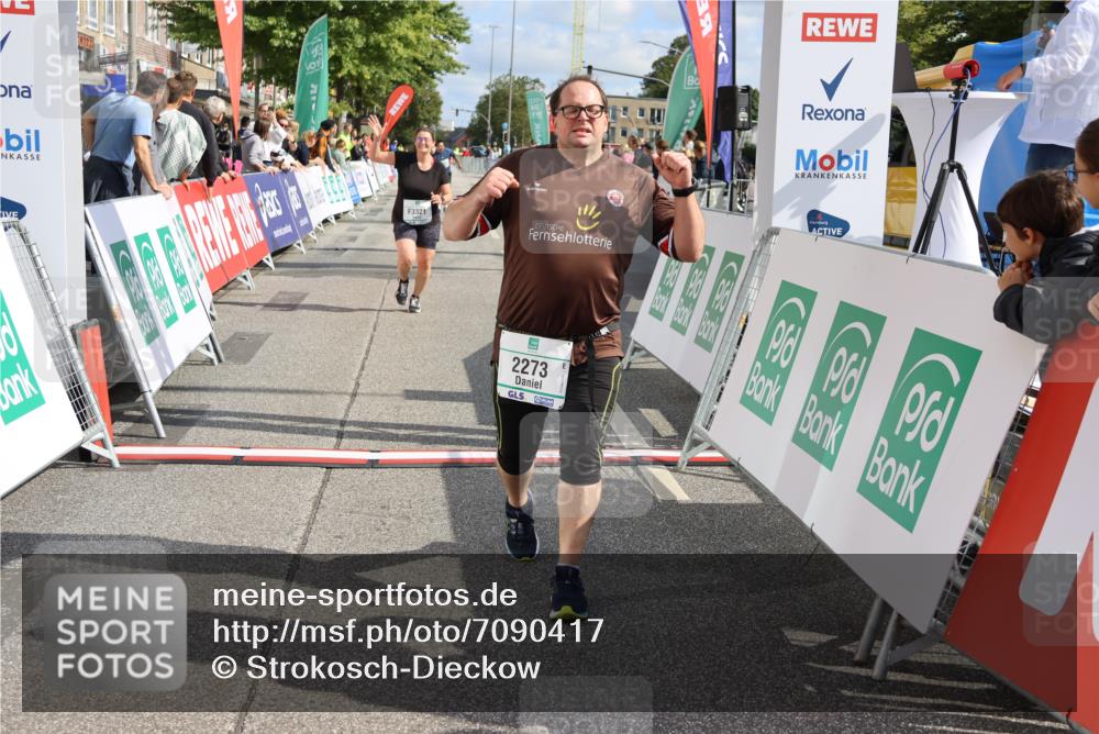 15.09.2024 - PSD Bank Halbmarathon Strokosch-Dieckow http://msf.ph/oto/7090417 15.09.2024 12:43:03 Ziel 2273, 3242, 3321, 3400 meine-sportfotos.de