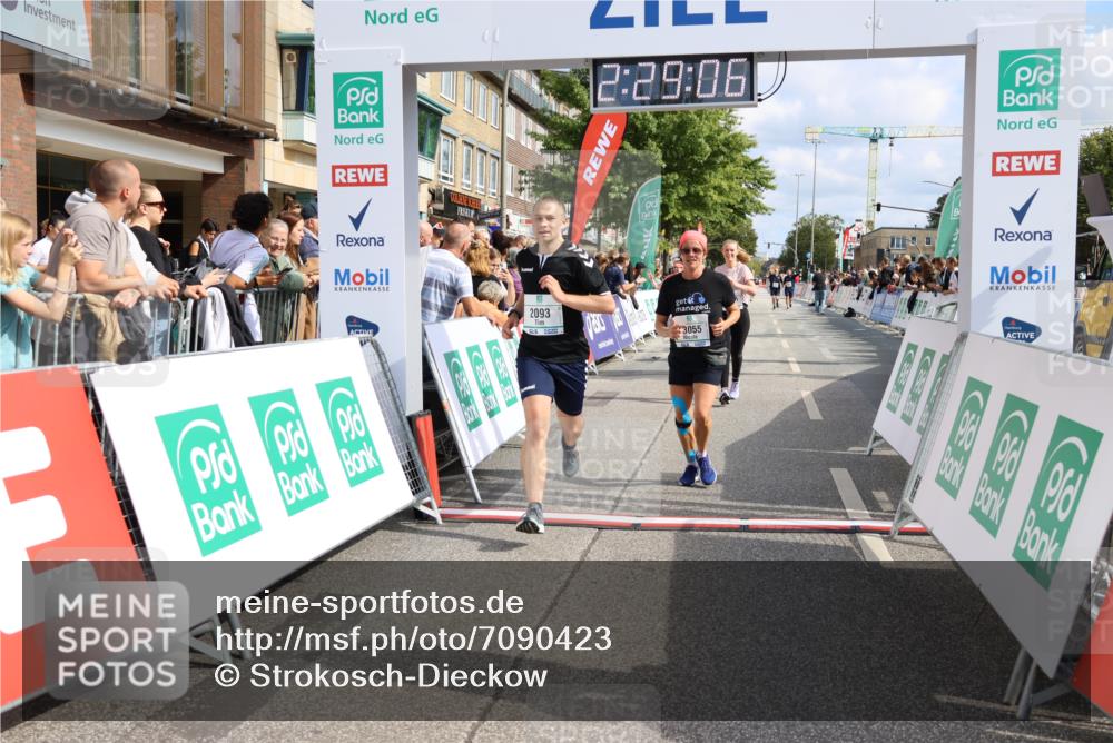 15.09.2024 - PSD Bank Halbmarathon Strokosch-Dieckow http://msf.ph/oto/7090423 15.09.2024 12:29:57 Ziel 2093, 3055, 3334, 3385 meine-sportfotos.de