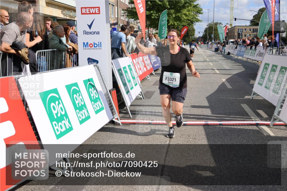 15.09.2024 - PSD Bank Halbmarathon Strokosch-Dieckow http://msf.ph/oto/7090425 15.09.2024 12:43:06 Ziel 2273, 3242, 3321, 3400 meine-sportfotos.de