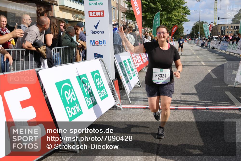 15.09.2024 - PSD Bank Halbmarathon Strokosch-Dieckow http://msf.ph/oto/7090428 15.09.2024 12:43:06 Ziel 2273, 3242, 3321, 3400 meine-sportfotos.de