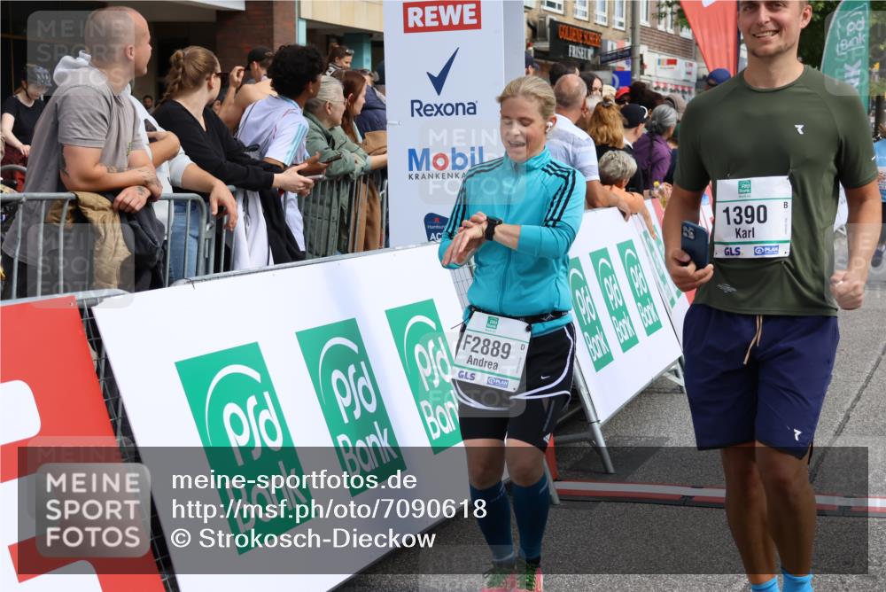 15.09.2024 - PSD Bank Halbmarathon Strokosch-Dieckow http://msf.ph/oto/7090618 15.09.2024 12:30:26 Ziel 1390, 2291, 2454, 2889, 3349 meine-sportfotos.de