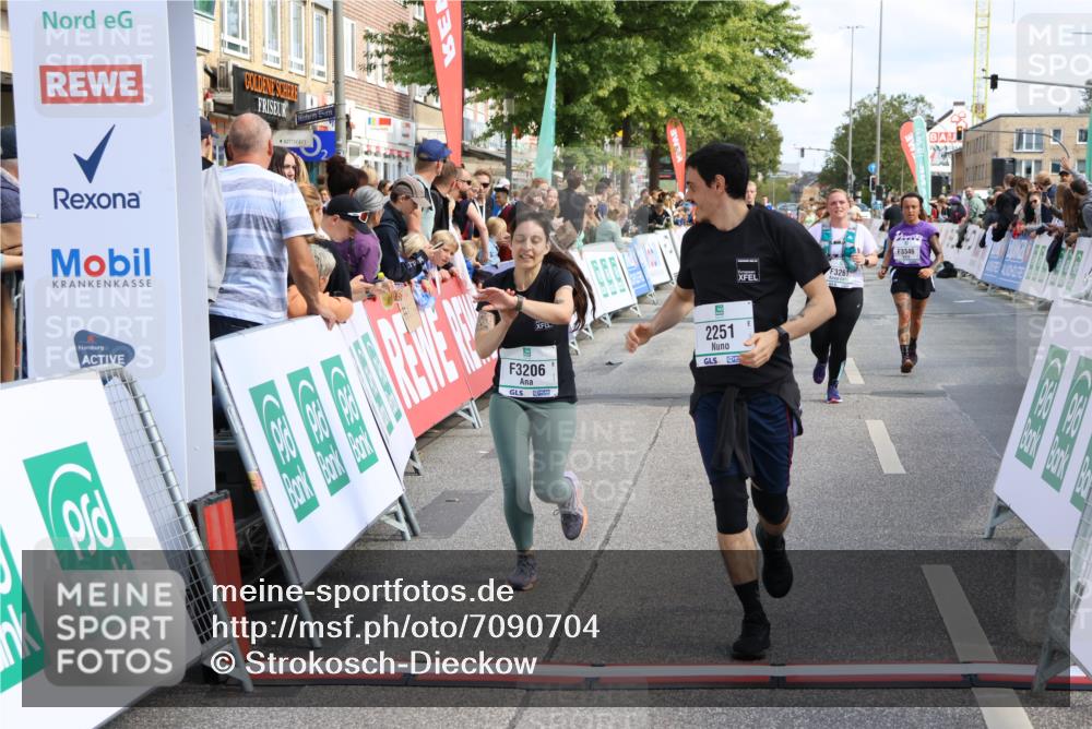15.09.2024 - PSD Bank Halbmarathon Strokosch-Dieckow http://msf.ph/oto/7090704 15.09.2024 12:30:44 Ziel 2111, 2251, 2299, 2447, 3206, 3261, 3276, 3346 meine-sportfotos.de
