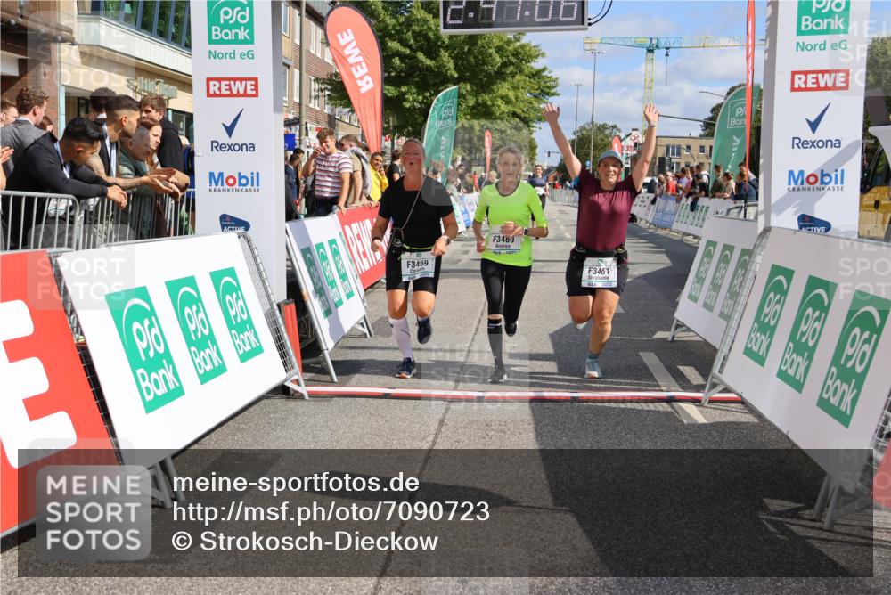 15.09.2024 - PSD Bank Halbmarathon Strokosch-Dieckow http://msf.ph/oto/7090723 15.09.2024 12:47:57 Ziel 3395, 3459, 3460, 3461 meine-sportfotos.de
