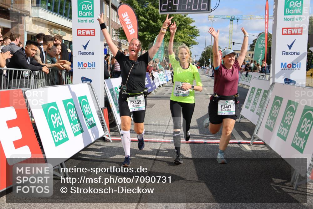15.09.2024 - PSD Bank Halbmarathon Strokosch-Dieckow http://msf.ph/oto/7090731 15.09.2024 12:47:57 Ziel 3395, 3459, 3460, 3461 meine-sportfotos.de