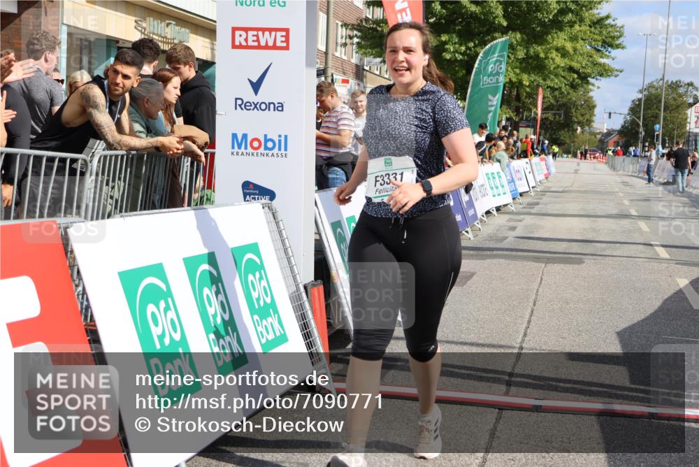 15.09.2024 - PSD Bank Halbmarathon Strokosch-Dieckow http://msf.ph/oto/7090771 15.09.2024 12:48:06 Ziel 3331, 3395, 3459, 3460, 3461 meine-sportfotos.de