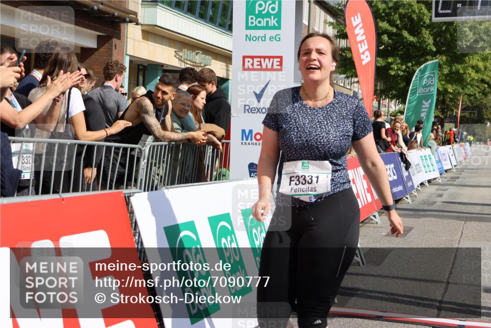 15.09.2024 - PSD Bank Halbmarathon Strokosch-Dieckow http://msf.ph/oto/7090777 15.09.2024 12:48:07 Ziel 3331, 3395, 3459, 3460, 3461 meine-sportfotos.de