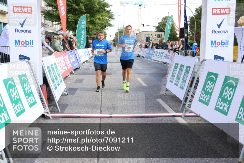 15.09.2024 - PSD Bank Halbmarathon Strokosch-Dieckow http://msf.ph/oto/7091211 15.09.2024 13:00:41 Ziel 2433, 2435, 2830 meine-sportfotos.de