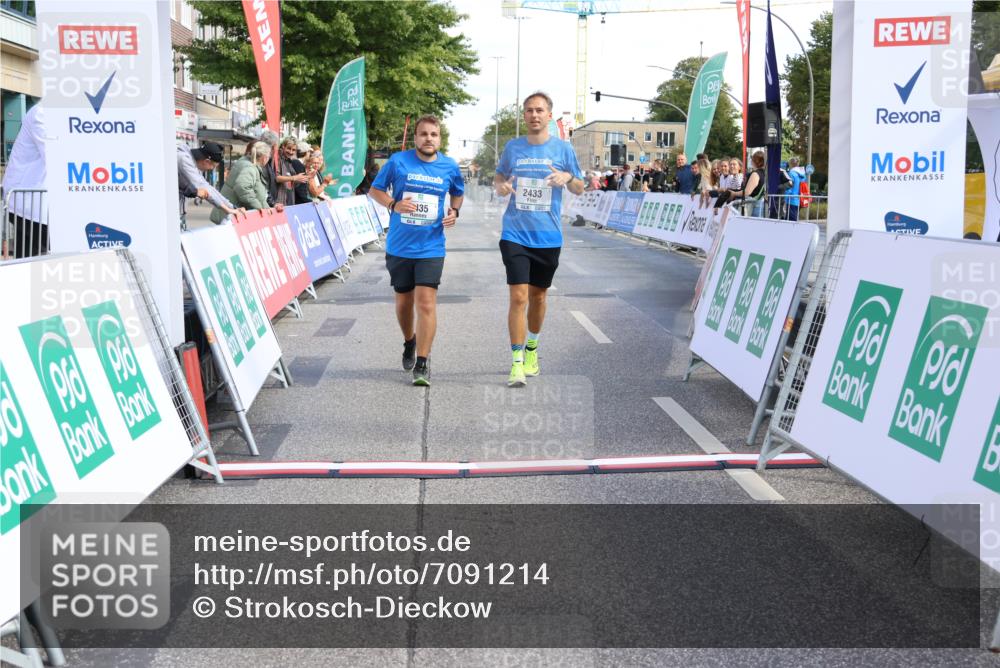 15.09.2024 - PSD Bank Halbmarathon Strokosch-Dieckow http://msf.ph/oto/7091214 15.09.2024 13:00:41 Ziel 2433, 2435, 2830 meine-sportfotos.de