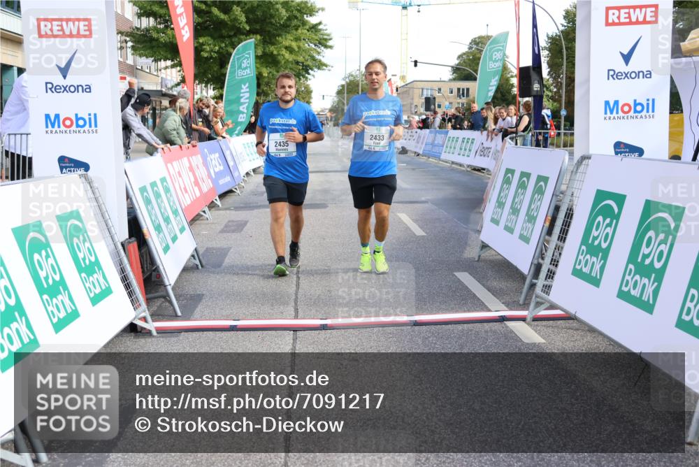 15.09.2024 - PSD Bank Halbmarathon Strokosch-Dieckow http://msf.ph/oto/7091217 15.09.2024 13:00:41 Ziel 2433, 2435, 2830 meine-sportfotos.de