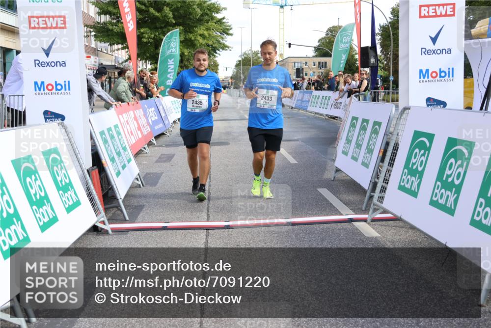 15.09.2024 - PSD Bank Halbmarathon Strokosch-Dieckow http://msf.ph/oto/7091220 15.09.2024 13:00:42 Ziel 2433, 2435, 2830 meine-sportfotos.de