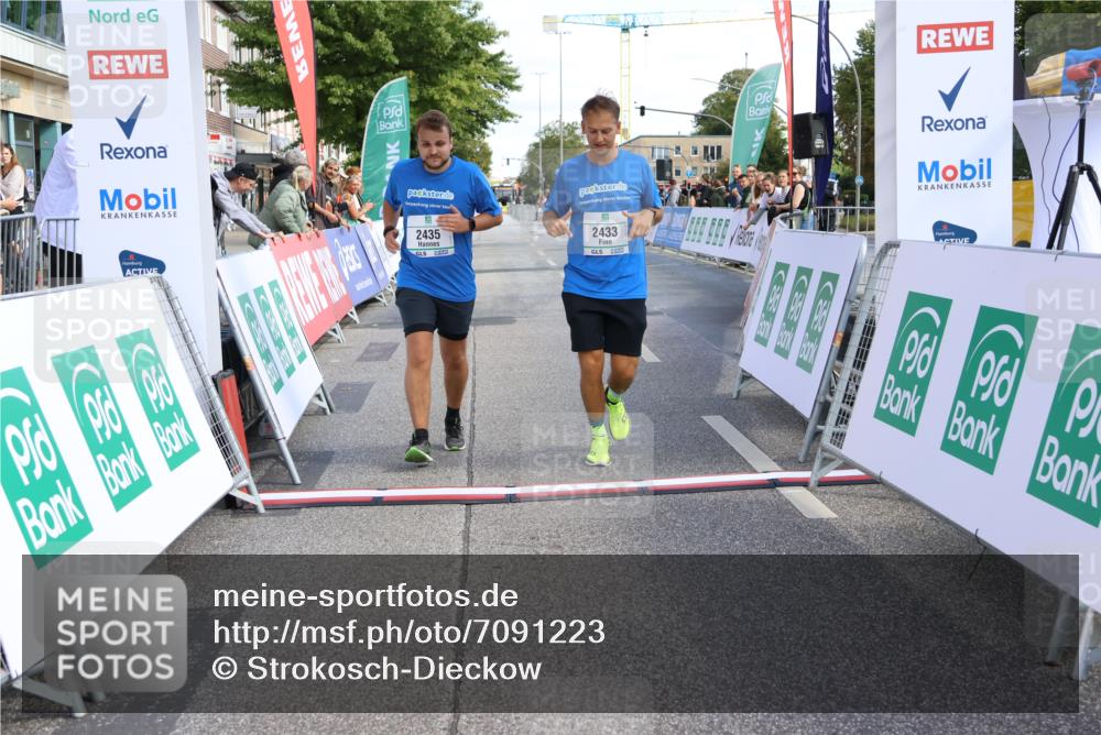 15.09.2024 - PSD Bank Halbmarathon Strokosch-Dieckow http://msf.ph/oto/7091223 15.09.2024 13:00:42 Ziel 2433, 2435, 2830 meine-sportfotos.de