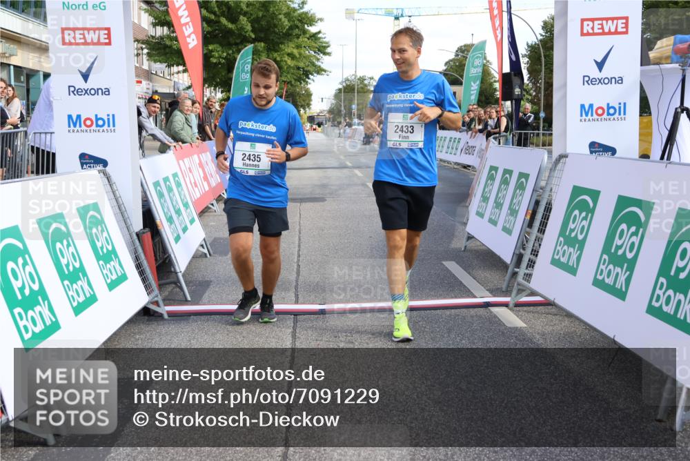 15.09.2024 - PSD Bank Halbmarathon Strokosch-Dieckow http://msf.ph/oto/7091229 15.09.2024 13:00:43 Ziel 2433, 2435, 2830 meine-sportfotos.de