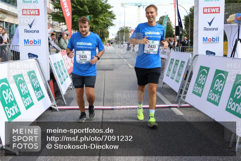 15.09.2024 - PSD Bank Halbmarathon Strokosch-Dieckow http://msf.ph/oto/7091232 15.09.2024 13:00:43 Ziel 2433, 2435, 2830 meine-sportfotos.de