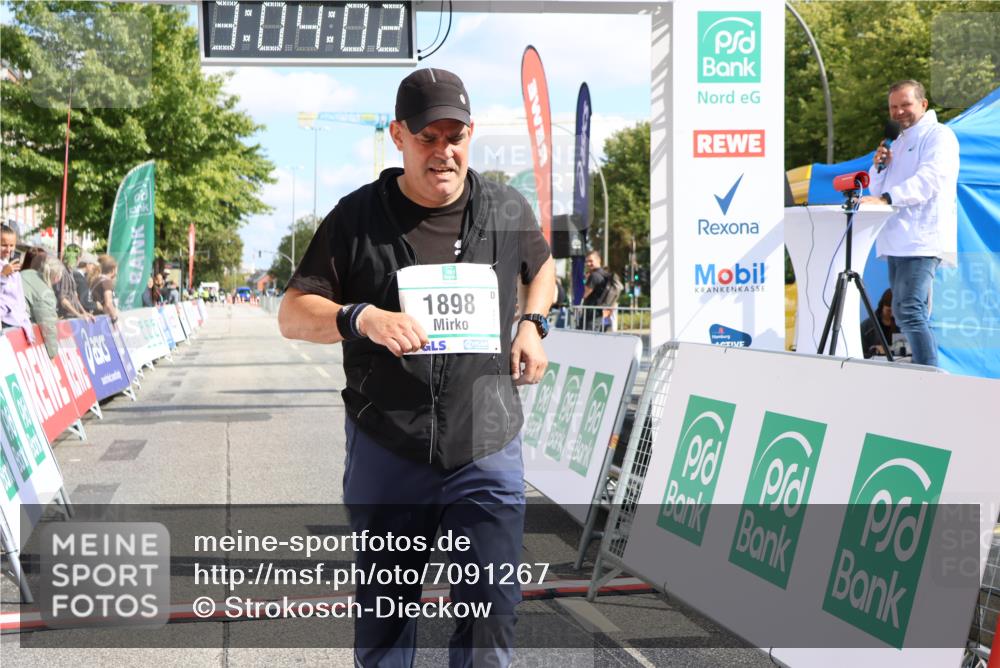 15.09.2024 - PSD Bank Halbmarathon Strokosch-Dieckow http://msf.ph/oto/7091267 15.09.2024 13:04:54 Ziel 1898 meine-sportfotos.de