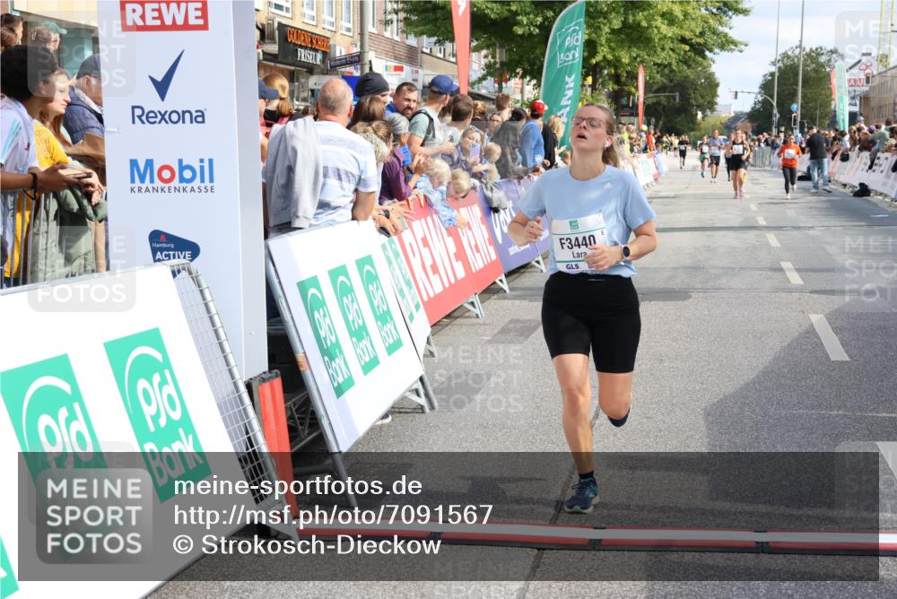 15.09.2024 - PSD Bank Halbmarathon Strokosch-Dieckow http://msf.ph/oto/7091567 15.09.2024 12:20:13 Ziel 2025, 2903, 3394, 3436, 3440 meine-sportfotos.de