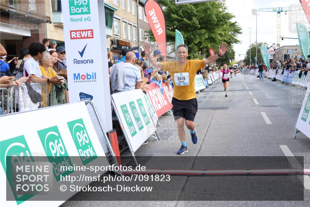 15.09.2024 - PSD Bank Halbmarathon Strokosch-Dieckow http://msf.ph/oto/7091823 15.09.2024 12:21:09 Ziel 2070, 2128, 2957, 3248 meine-sportfotos.de