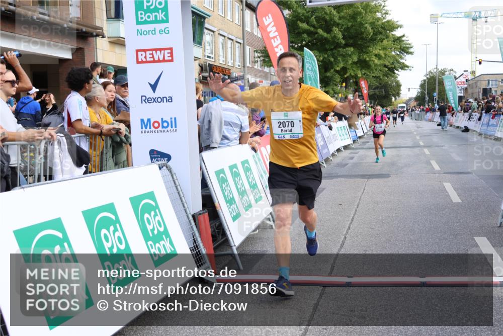 15.09.2024 - PSD Bank Halbmarathon Strokosch-Dieckow http://msf.ph/oto/7091856 15.09.2024 12:21:09 Ziel 2070, 2128, 2957, 3248 meine-sportfotos.de