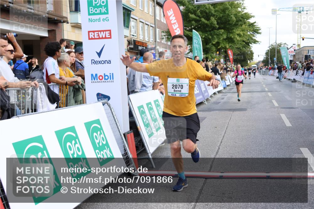 15.09.2024 - PSD Bank Halbmarathon Strokosch-Dieckow http://msf.ph/oto/7091866 15.09.2024 12:21:10 Ziel 2070, 2128, 2957, 3248 meine-sportfotos.de