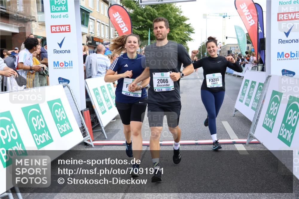 15.09.2024 - PSD Bank Halbmarathon Strokosch-Dieckow http://msf.ph/oto/7091971 15.09.2024 12:21:30 Ziel 2066, 3047, 3285 meine-sportfotos.de