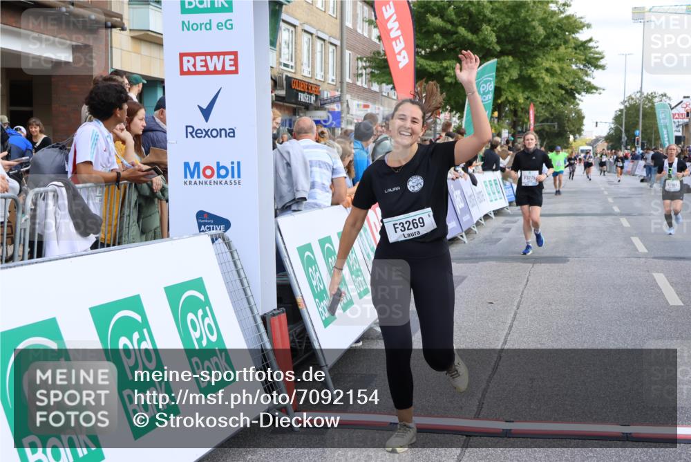 15.09.2024 - PSD Bank Halbmarathon Strokosch-Dieckow http://msf.ph/oto/7092154 15.09.2024 12:21:54 Ziel 2254, 2256, 2379, 2951, 3269, 3275 meine-sportfotos.de