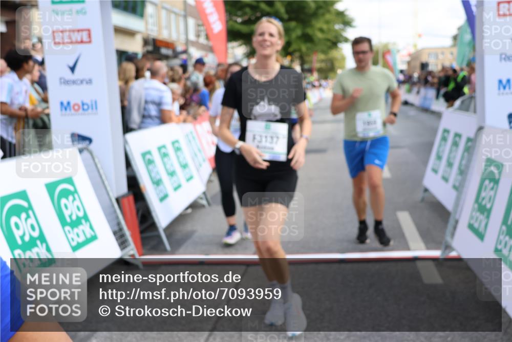 15.09.2024 - PSD Bank Halbmarathon Strokosch-Dieckow http://msf.ph/oto/7093959 15.09.2024 12:18:21 Ziel 789, 1959, 2169, 2298, 2762, 2916, 2971, 2991, 3070, 3074, 3084, 3137, 3208, 3382, 3498 meine-sportfotos.de