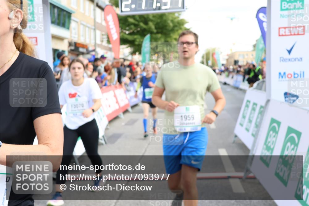 15.09.2024 - PSD Bank Halbmarathon Strokosch-Dieckow http://msf.ph/oto/7093977 15.09.2024 12:18:22 Ziel 789, 1959, 2169, 2916, 2971, 2991, 3070, 3074, 3137, 3208, 3382, 3498 meine-sportfotos.de