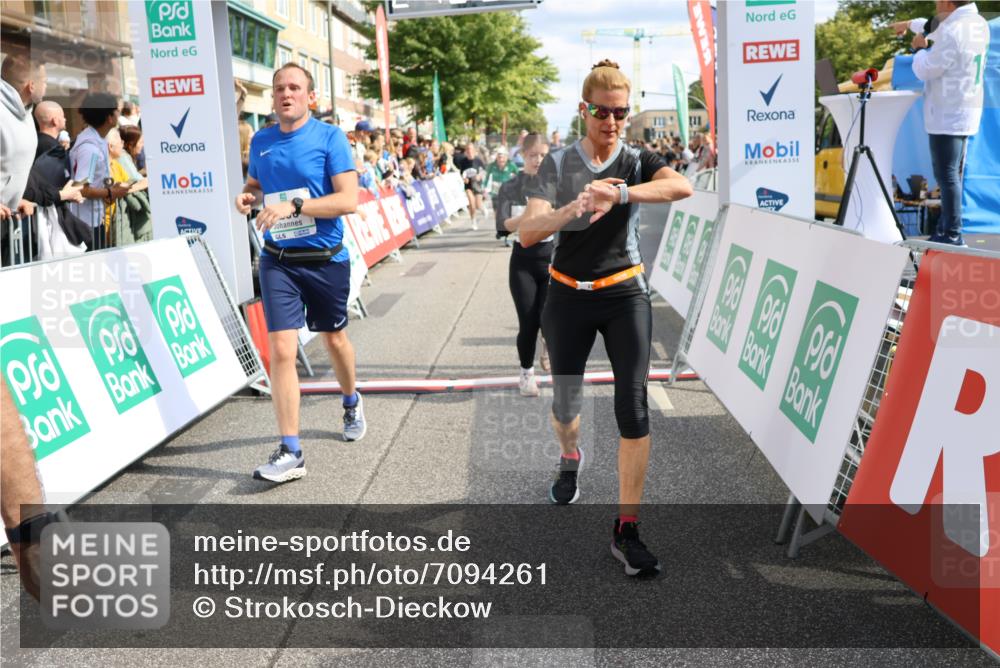 15.09.2024 - PSD Bank Halbmarathon Strokosch-Dieckow http://msf.ph/oto/7094261 15.09.2024 12:18:56 Ziel 802, 1713, 1853, 2016, 2023, 2086, 2154, 2232, 2266, 3093, 3136, 3141, 3221, 3453, 3454, 3472, 3533 meine-sportfotos.de