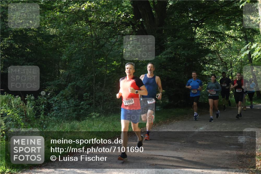 22.09.2024 - 32. Volkslauf durch das schöne Alstertal Luisa Fischer http://msf.ph/oto/7101690 22.09.2024 10:22:14 Laufen 1690, 1587, 1592, 1020, 1586, 1596, 1112 meine-sportfotos.de