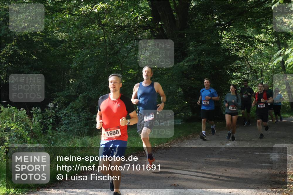 22.09.2024 - 32. Volkslauf durch das schöne Alstertal Luisa Fischer http://msf.ph/oto/7101691 22.09.2024 10:22:15 Laufen 1690, 1587, 1592, 1020, 1586, 1596, 1112 meine-sportfotos.de
