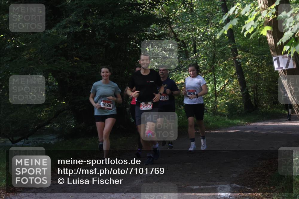 22.09.2024 - 32. Volkslauf durch das schöne Alstertal Luisa Fischer http://msf.ph/oto/7101769 22.09.2024 10:23:33 Laufen 1026, 2509, 1640, 1029, 17, 15 meine-sportfotos.de