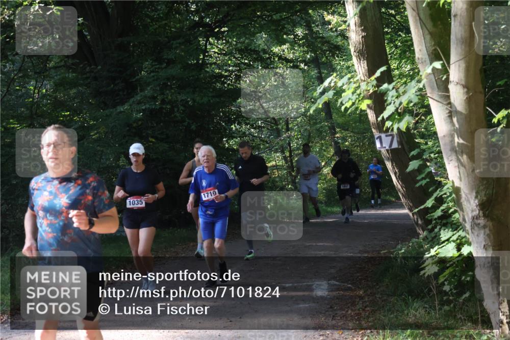 22.09.2024 - 32. Volkslauf durch das schöne Alstertal Luisa Fischer http://msf.ph/oto/7101824 22.09.2024 10:24:18 Laufen 1651, 1035, 1710, 1687, 1647 meine-sportfotos.de