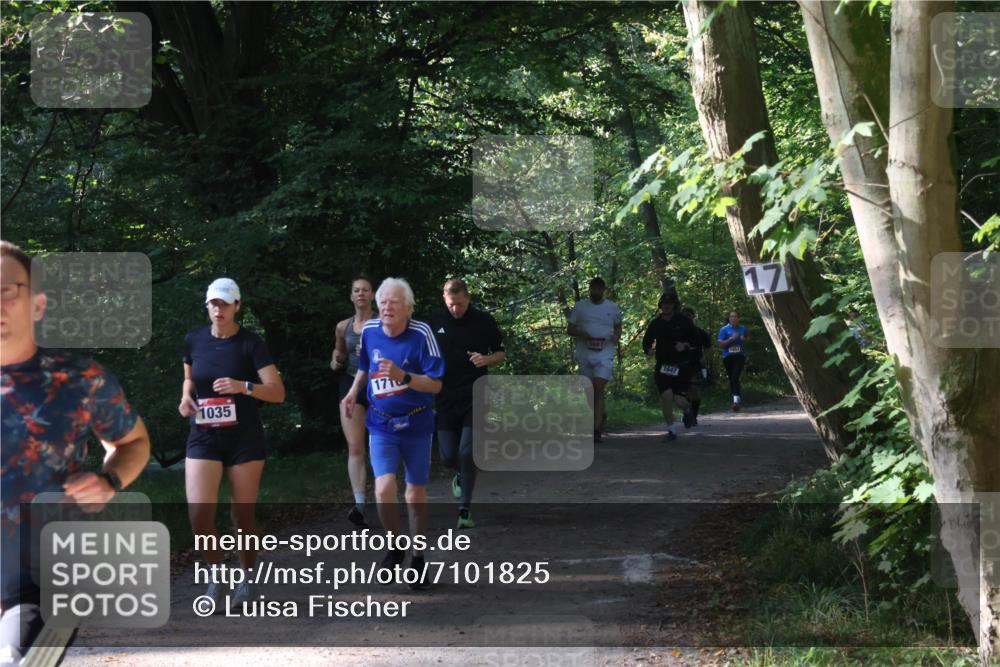 22.09.2024 - 32. Volkslauf durch das schöne Alstertal Luisa Fischer http://msf.ph/oto/7101825 22.09.2024 10:24:18 Laufen 1035, 171, 1687, 1647, 17 meine-sportfotos.de