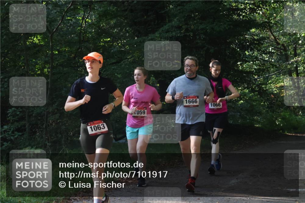 22.09.2024 - 32. Volkslauf durch das schöne Alstertal Luisa Fischer http://msf.ph/oto/7101917 22.09.2024 10:27:18 Laufen 1063, 059, 1666, 1066 meine-sportfotos.de