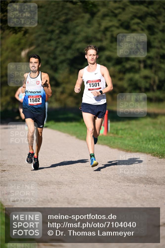 22.09.2024 - 32. Volkslauf durch das schöne Alstertal Dr. Thomas Lammeyer http://msf.ph/oto/7104040 22.09.2024 10:04:06 Laufen 1502, 1501 meine-sportfotos.de