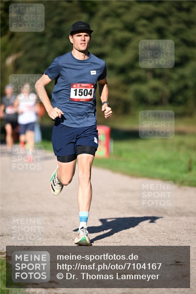 22.09.2024 - 32. Volkslauf durch das schöne Alstertal Dr. Thomas Lammeyer http://msf.ph/oto/7104167 22.09.2024 10:04:25 Laufen 1504 meine-sportfotos.de