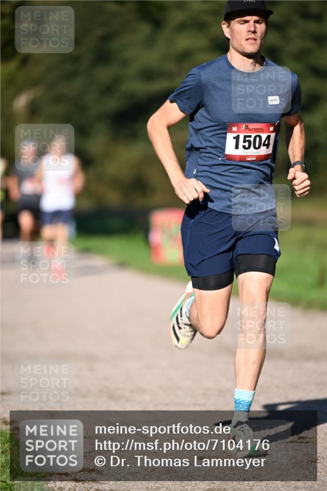 22.09.2024 - 32. Volkslauf durch das schöne Alstertal Dr. Thomas Lammeyer http://msf.ph/oto/7104176 22.09.2024 10:04:26 Laufen 1504 meine-sportfotos.de