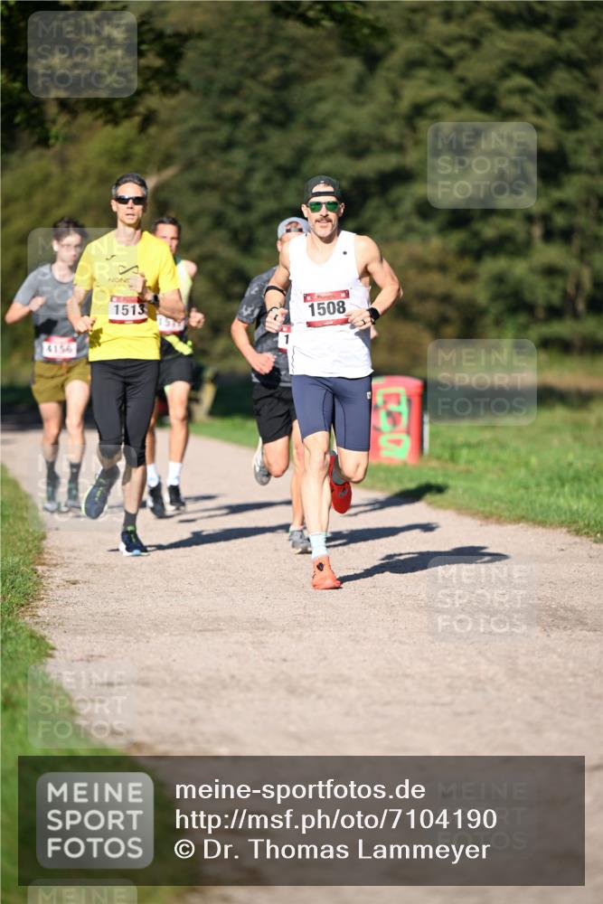 22.09.2024 - 32. Volkslauf durch das schöne Alstertal Dr. Thomas Lammeyer http://msf.ph/oto/7104190 22.09.2024 10:04:30 Laufen 4156, 1513, 1, 1508 meine-sportfotos.de