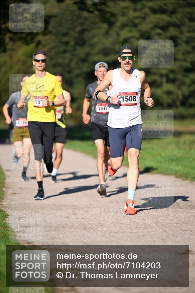 22.09.2024 - 32. Volkslauf durch das schöne Alstertal Dr. Thomas Lammeyer http://msf.ph/oto/7104203 22.09.2024 10:04:30 Laufen 151, 1507, 1508 meine-sportfotos.de