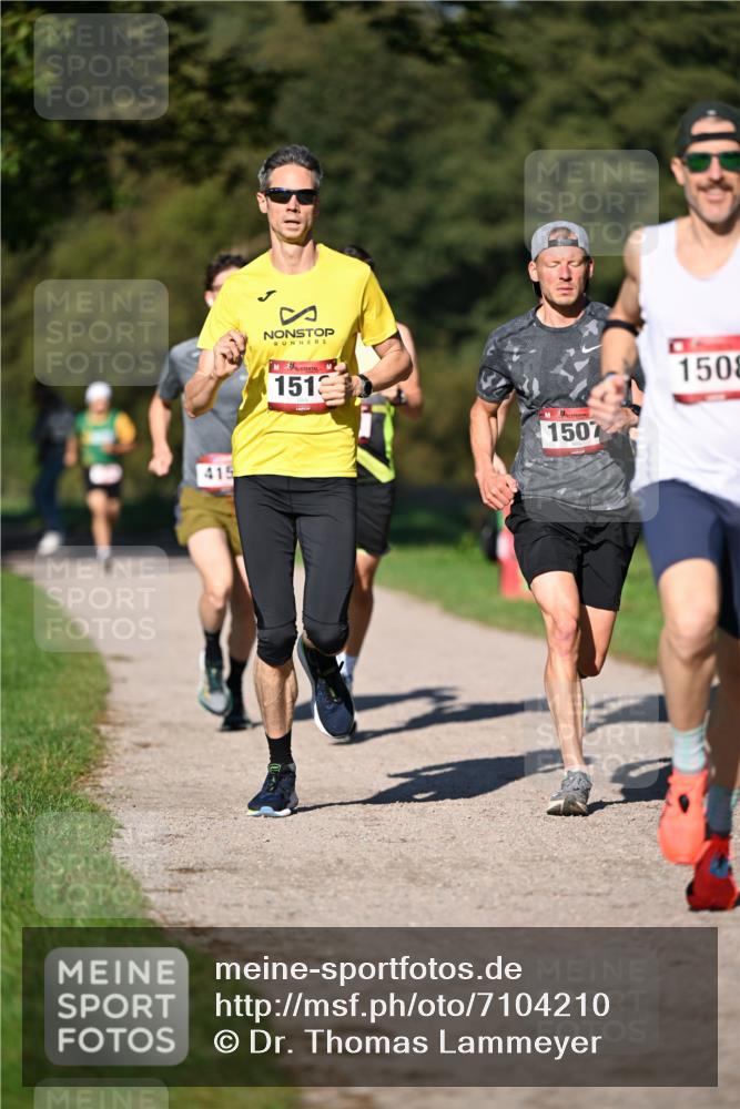 22.09.2024 - 32. Volkslauf durch das schöne Alstertal Dr. Thomas Lammeyer http://msf.ph/oto/7104210 22.09.2024 10:04:31 Laufen 415, 40, 151, 1507, 1508 meine-sportfotos.de