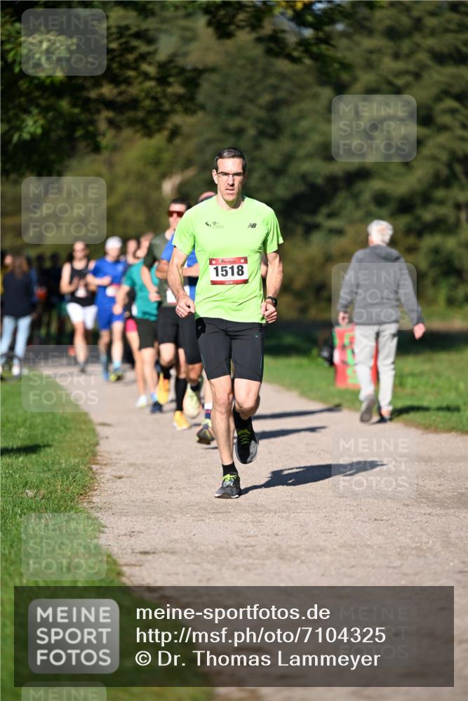22.09.2024 - 32. Volkslauf durch das schöne Alstertal Dr. Thomas Lammeyer http://msf.ph/oto/7104325 22.09.2024 10:04:54 Laufen 5, 00, 1518 meine-sportfotos.de