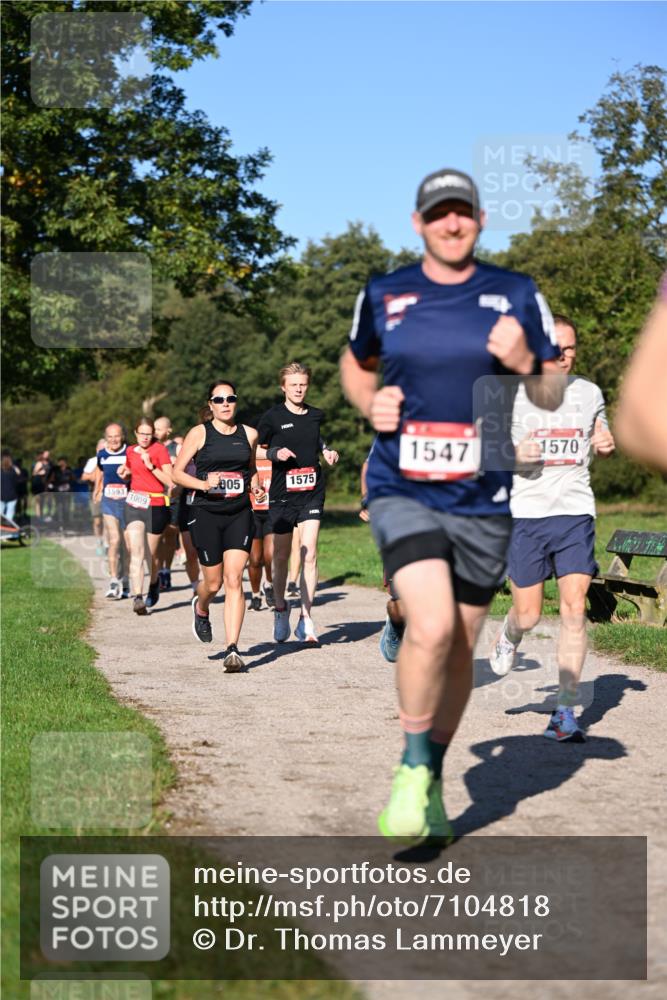 22.09.2024 - 32. Volkslauf durch das schöne Alstertal Dr. Thomas Lammeyer http://msf.ph/oto/7104818 22.09.2024 10:05:43 Laufen 1547, 1575, 005, 1593, 1009, 8, 1570 meine-sportfotos.de