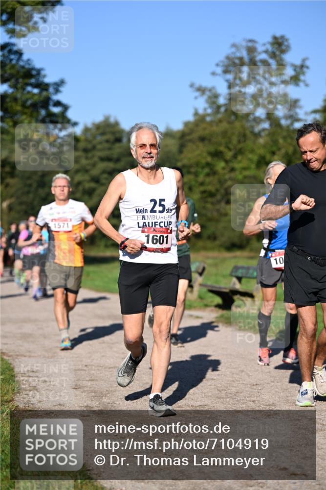 22.09.2024 - 32. Volkslauf durch das schöne Alstertal Dr. Thomas Lammeyer http://msf.ph/oto/7104919 22.09.2024 10:05:51 Laufen 1571, 25, 1601, 10 meine-sportfotos.de