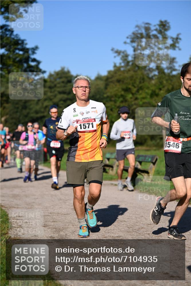 22.09.2024 - 32. Volkslauf durch das schöne Alstertal Dr. Thomas Lammeyer http://msf.ph/oto/7104935 22.09.2024 10:05:52 Laufen 1571, 1517, 1546 meine-sportfotos.de