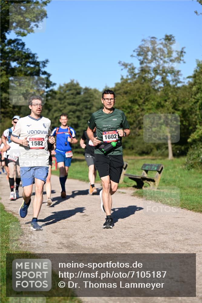 22.09.2024 - 32. Volkslauf durch das schöne Alstertal Dr. Thomas Lammeyer http://msf.ph/oto/7105187 22.09.2024 10:06:14 Laufen 157, 1582, 1617, 1602 meine-sportfotos.de