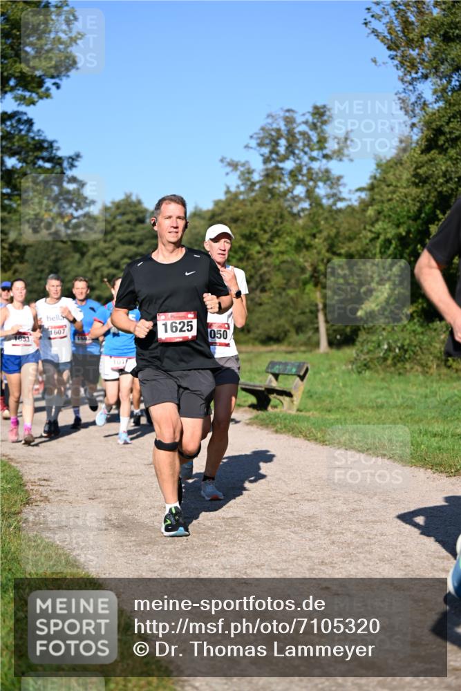 22.09.2024 - 32. Volkslauf durch das schöne Alstertal Dr. Thomas Lammeyer http://msf.ph/oto/7105320 22.09.2024 10:06:27 Laufen 1053, 1607, 101, 1625, 050 meine-sportfotos.de