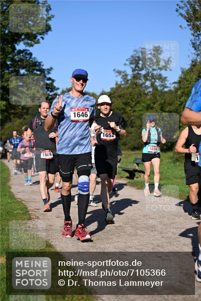 22.09.2024 - 32. Volkslauf durch das schöne Alstertal Dr. Thomas Lammeyer http://msf.ph/oto/7105366 22.09.2024 10:06:31 Laufen 1609, 1646, 1652, 1039 meine-sportfotos.de