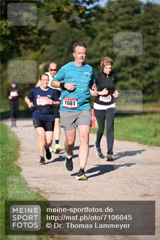22.09.2024 - 32. Volkslauf durch das schöne Alstertal Dr. Thomas Lammeyer http://msf.ph/oto/7106045 22.09.2024 10:07:48 Laufen 1077, 1681, 1069 meine-sportfotos.de