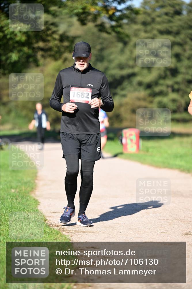 22.09.2024 - 32. Volkslauf durch das schöne Alstertal Dr. Thomas Lammeyer http://msf.ph/oto/7106130 22.09.2024 10:08:01 Laufen 1682 meine-sportfotos.de