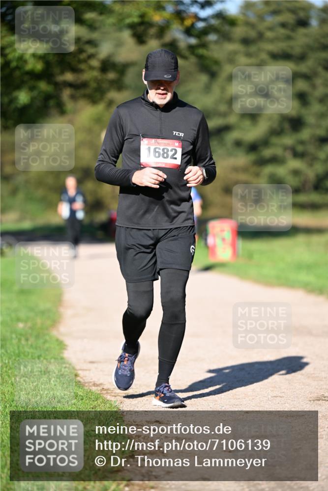 22.09.2024 - 32. Volkslauf durch das schöne Alstertal Dr. Thomas Lammeyer http://msf.ph/oto/7106139 22.09.2024 10:08:01 Laufen 1682 meine-sportfotos.de